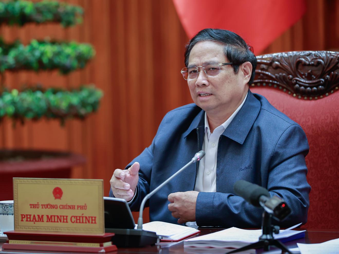 Thủ tướng: Tiếp tục rà soát, lắng nghe ý kiến về sắp xếp, tinh gọn bộ máy  