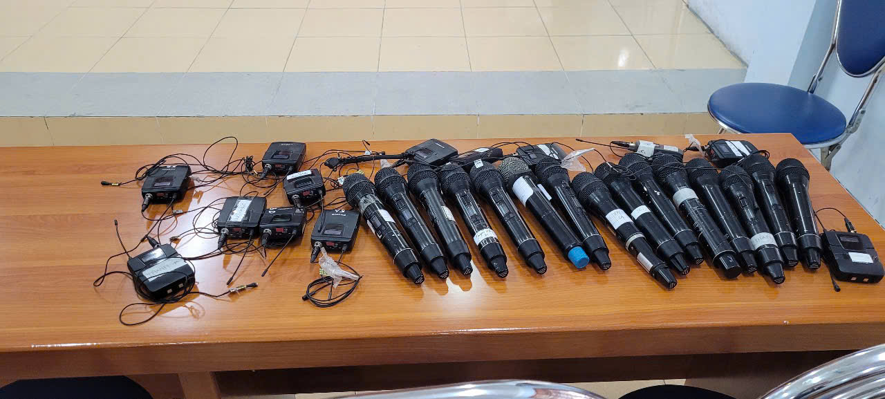 Hình ảnh Mic không dây vi phạm