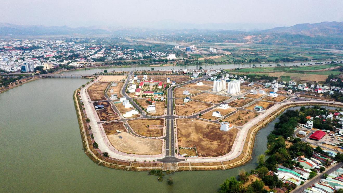 Bài 2: Hàng loạt vi phạm trong tổ chức thực hiện đấu giá