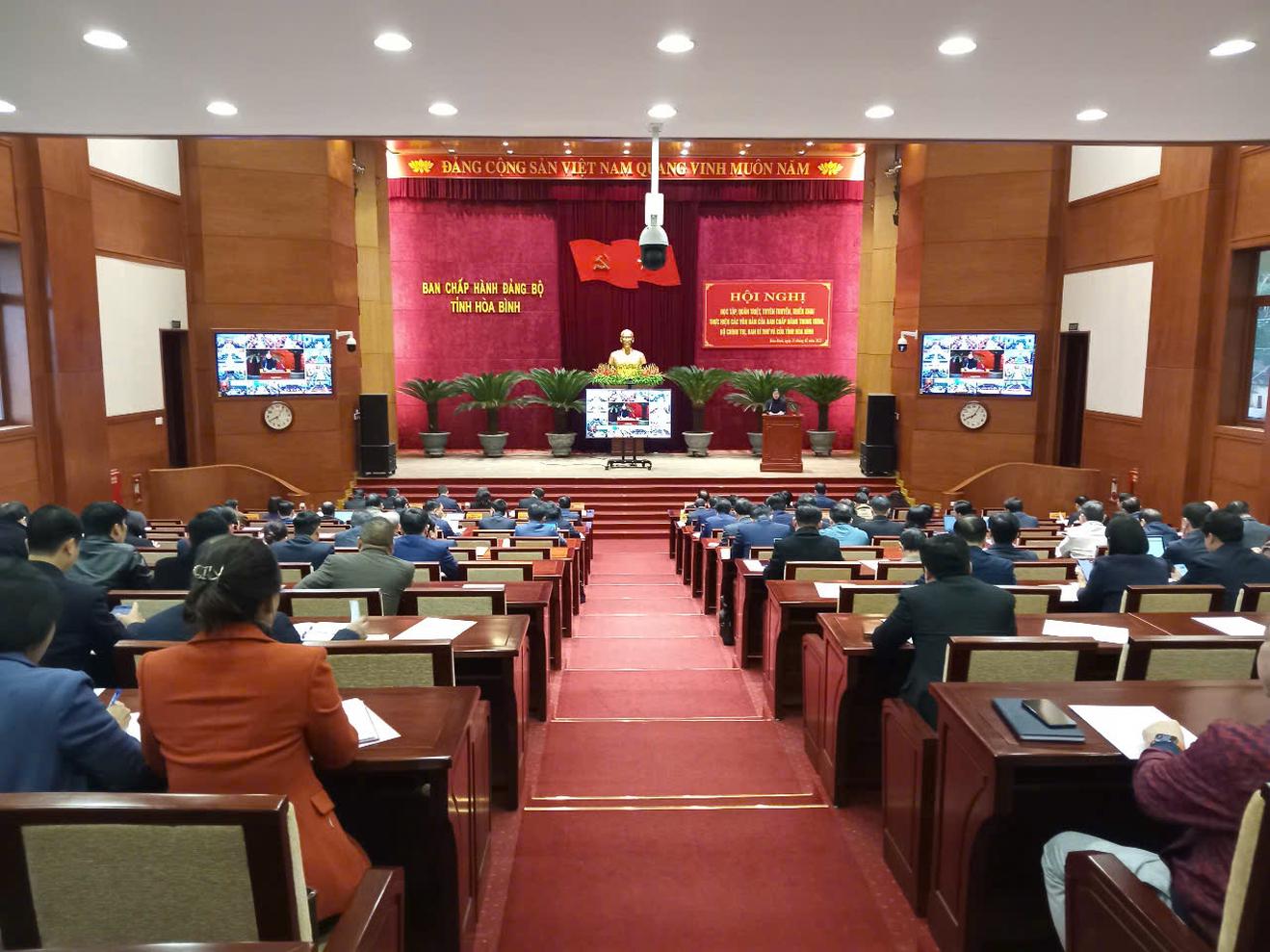 Giải quyết kịp thời khiếu nại, tố cáo về tham nhũng, tiêu cực trong xây dựng pháp luật