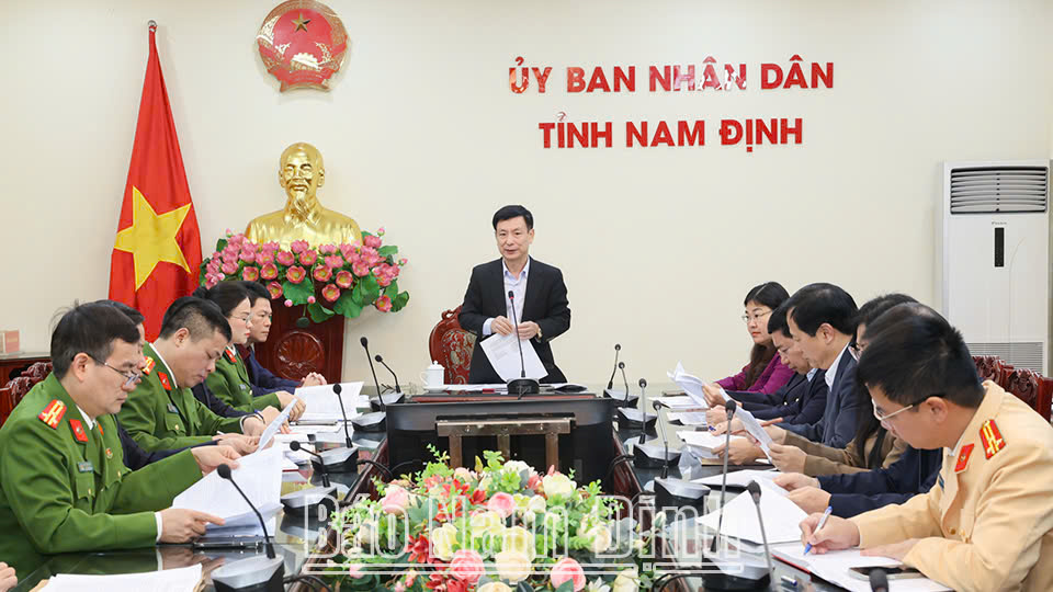 Đồng chí Chủ tịch UBND tỉnh Nam Định, Phạm Đình Nghị chủ trì một hội nghị. Ảnh: Báo Nam Định