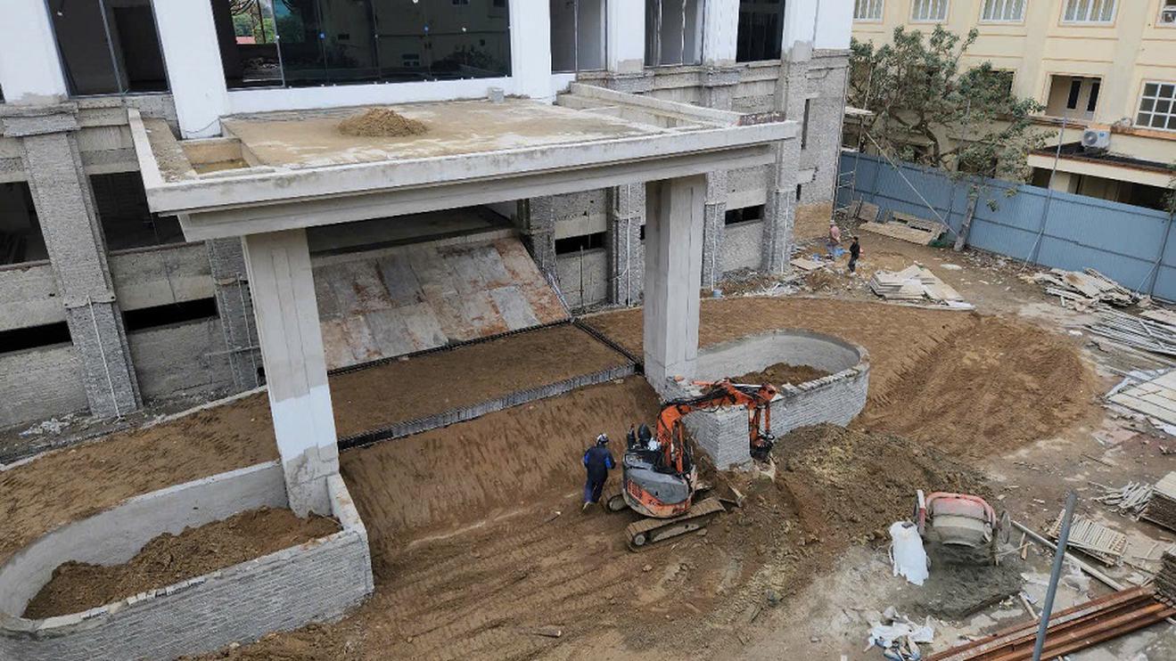 Tiếp tục có nhiều địa phương chỉ đạo tạm dừng xây mới, sửa chữa trụ sở