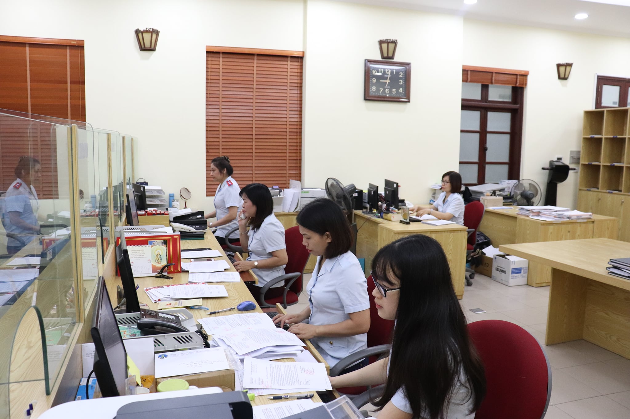 Công chức, viên chức Văn phòng Thanh tra Chính phủ làm việc nghiêm túc trong giờ làm việc thời điểm trước khi có dịch Covid-19. Ảnh: Trần Huy