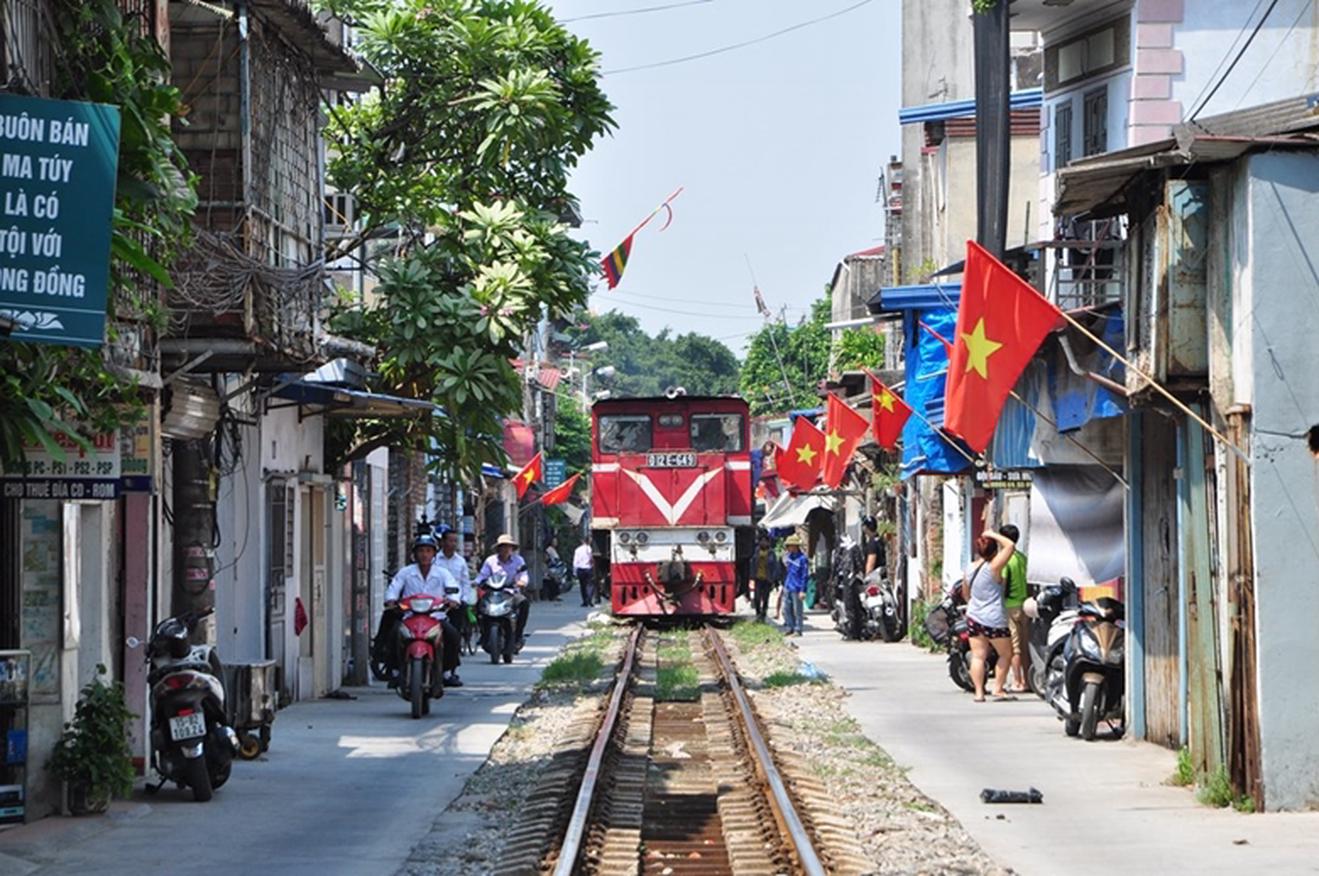 Hải Phòng: Quyết liệt ngăn chặn nạn ném đá lên tàu hoả