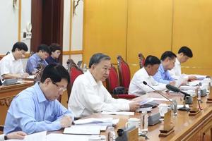 Thông báo chủ trương của Bộ Chính trị, Ban Bí thư về dự kiến nhân sự chủ chốt các địa phương