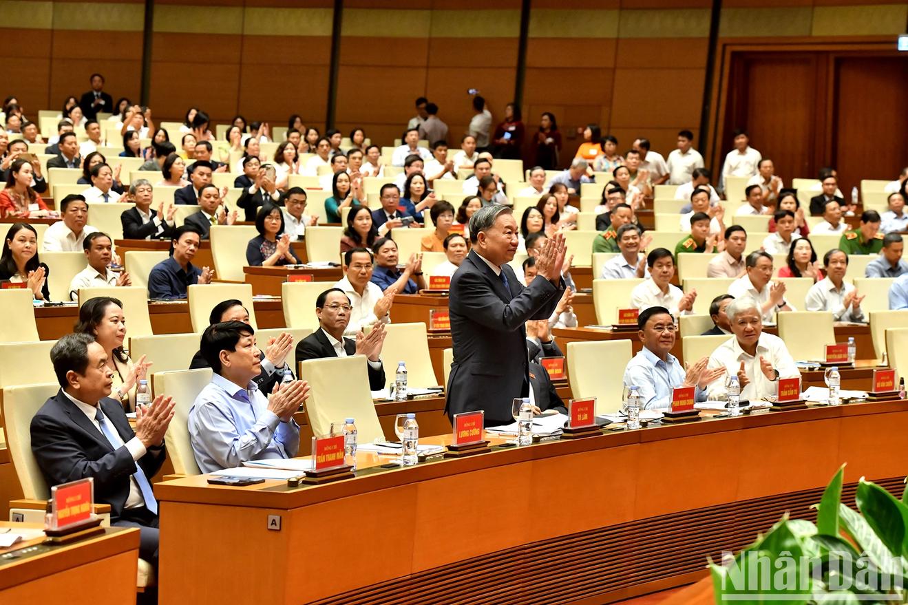 "Hãy cùng nhau thắp lên ngọn lửa Đổi mới - Khát vọng - Hành động"