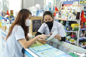 Đưa thông tin lên hóa đơn và web, FPT Long Châu trao quyền tự bảo vệ sức khỏe cho người dân
