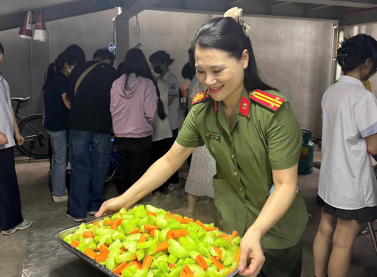 Hội phụ nữ Thanh tra Công an Hà Nội lan tỏa yêu thương